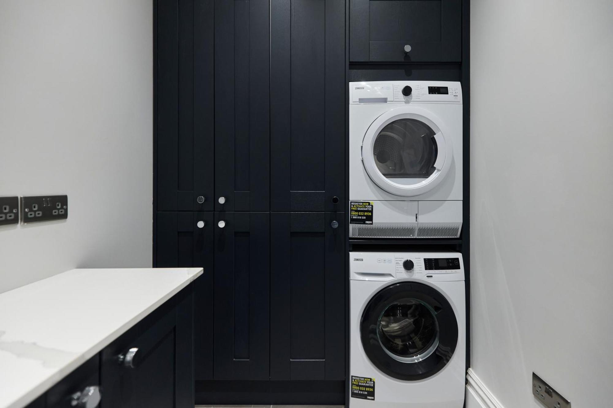 The Roehampton Place - Elegant 5bdr House With Garden And Parking Londra